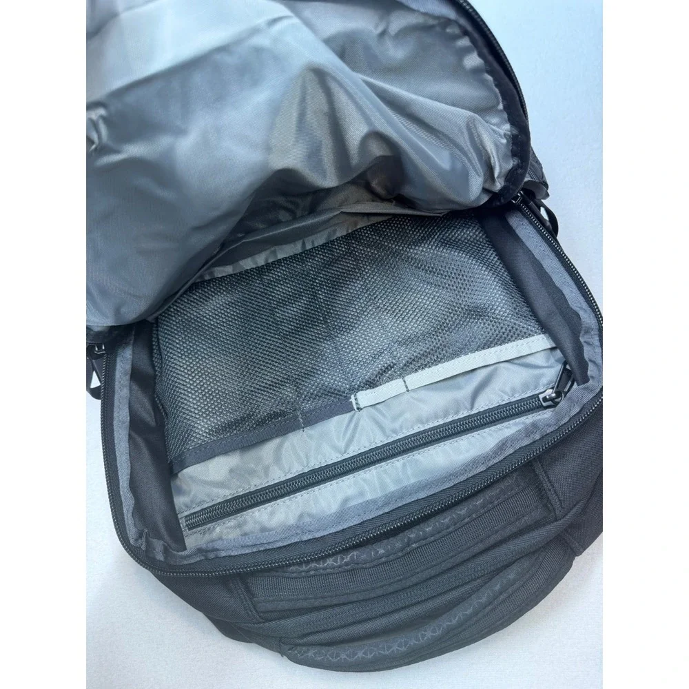 The North Face Pivoter Backpack Black Laptop School Bag NWT